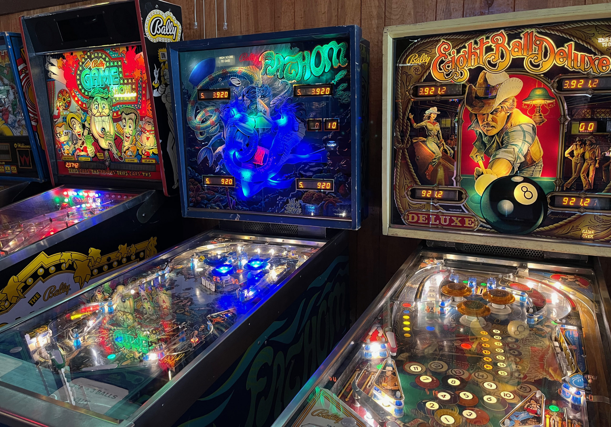 Eagle Rock pinball arcade bank of games