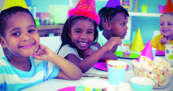 Kids at birthday party - Party Professor 1122 - Adobe Stock image