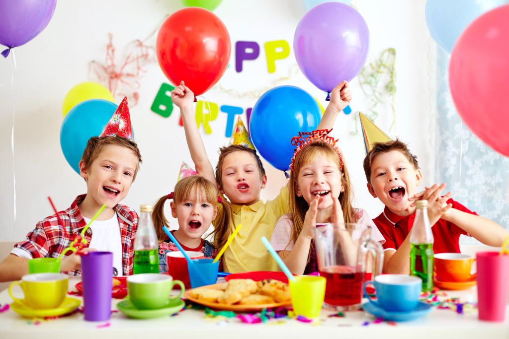 Adobe Stock kids at party - PArty Prof 1222