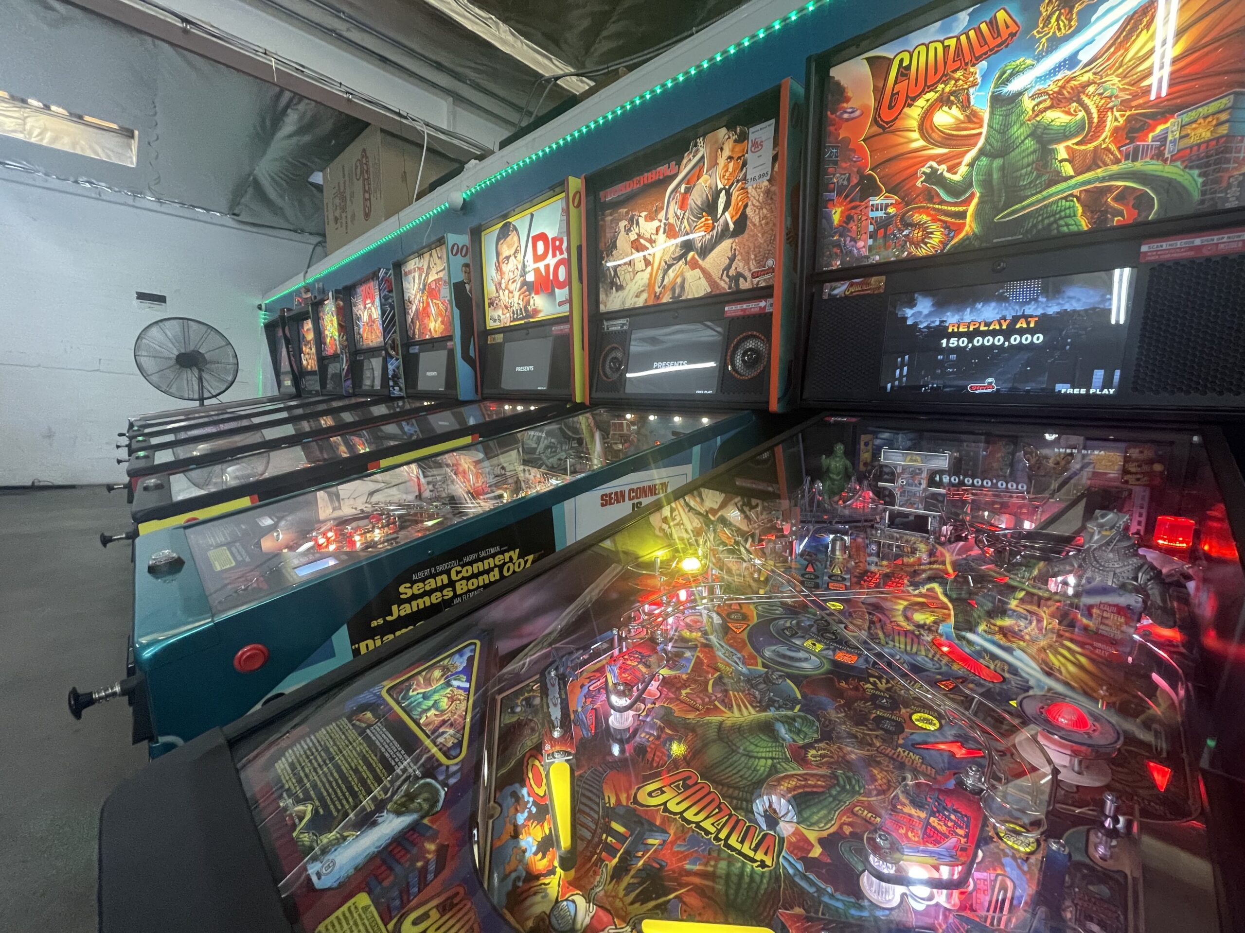 Meteor Pinball Machine - Vintage Arcade Superstore