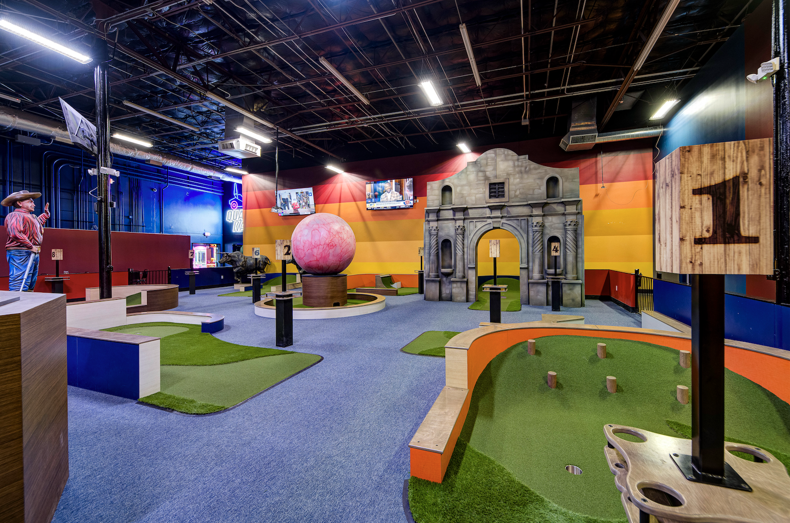 趣味・スポーツ・実用 THE WORLD OF GOLF COLLECTABLES Creative Works Installs Mini-Golf at Shenaniganz – RePlay Magazine